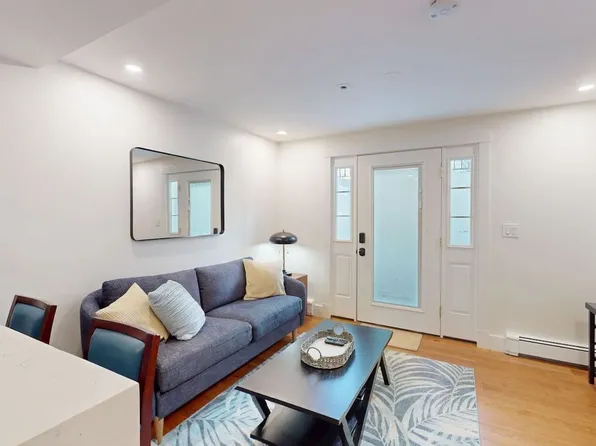 36 Montgomery St, Cambridge, MA