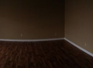 750 E Shore Dr APT 4, Pekin, IL