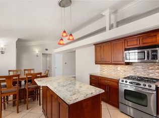 2550 W Chanticleer Rd, Anaheim, CA 92804