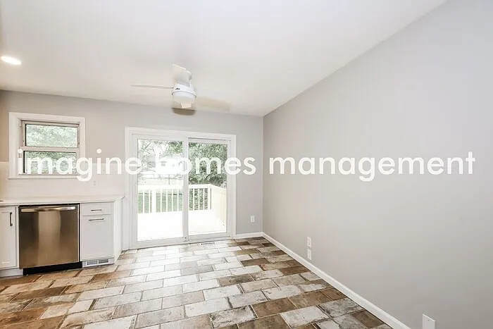 11946 Glenvalley Dr — Photo 6