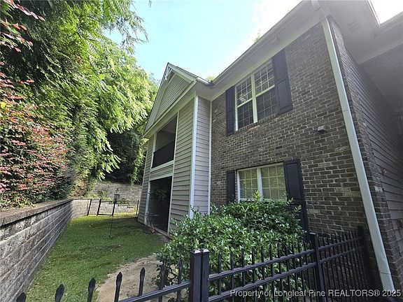 4th image of 208 Fountainhead Ln Unit 208