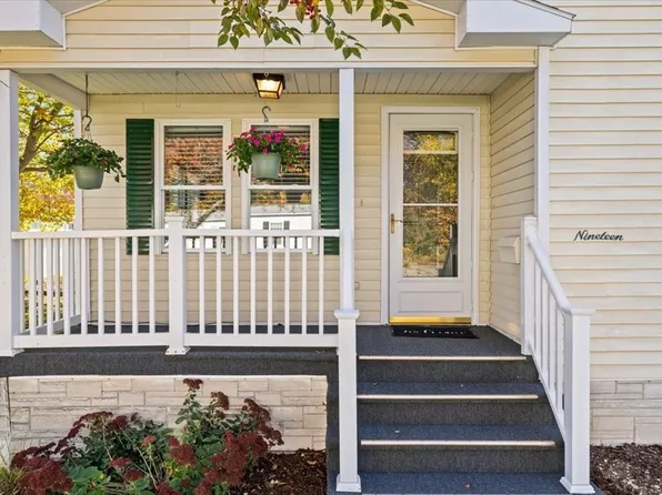 19 Robert Rd, Plainville, MA 02762