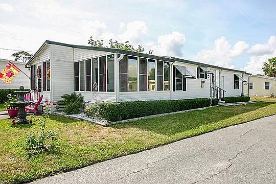 1st image of 36148 Cherry Ave