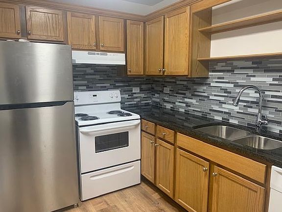 2nd image of 1332 N Geneva Dr Unit 3B