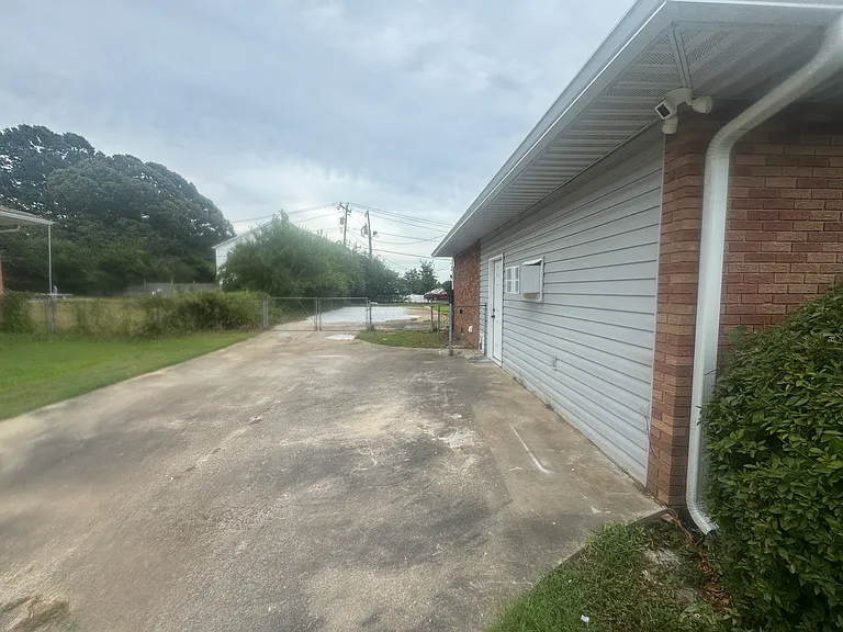 313 Rhodehaven Dr — Photo 32