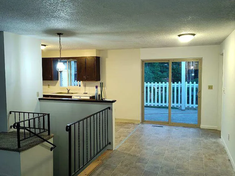 413 W Holland Ave #1 — Photo 8
