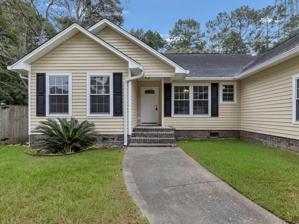 212 Trestlewood Dr, Summerville, SC 29486