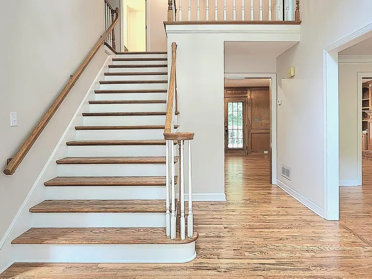 11165 Wilshire Chase Dr — Photo 2