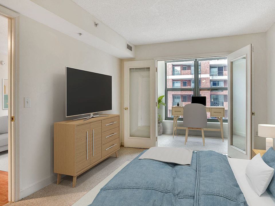 Bedroom (virtually staged)