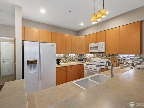 5th image of 5100 Talbot Place S #D