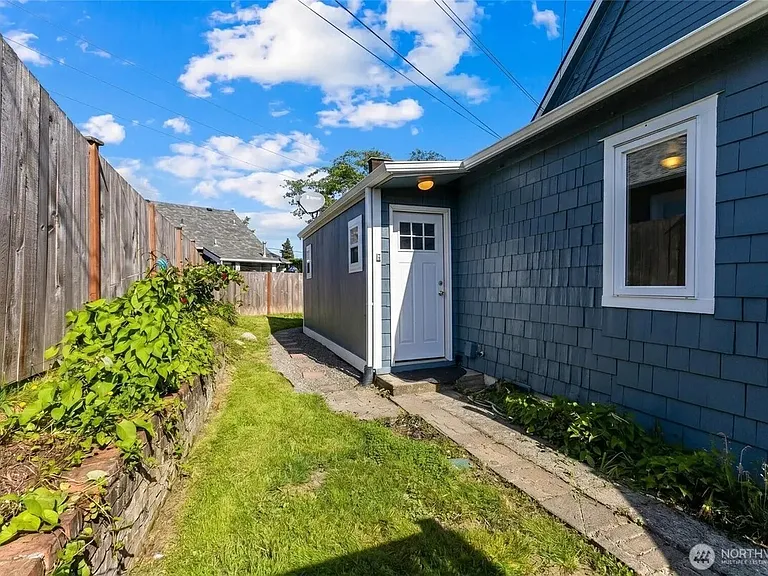 1102 N Sheridan Ave #D — Photo 11