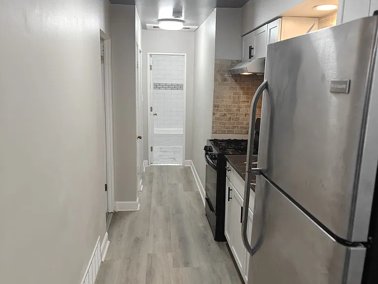 436 W Division St #3 — Photo 16