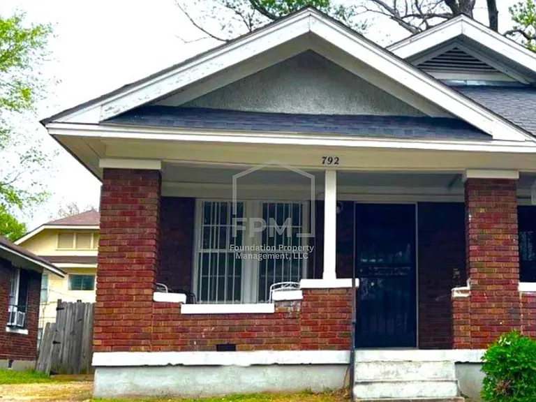 792 N Willett St — Photo 1