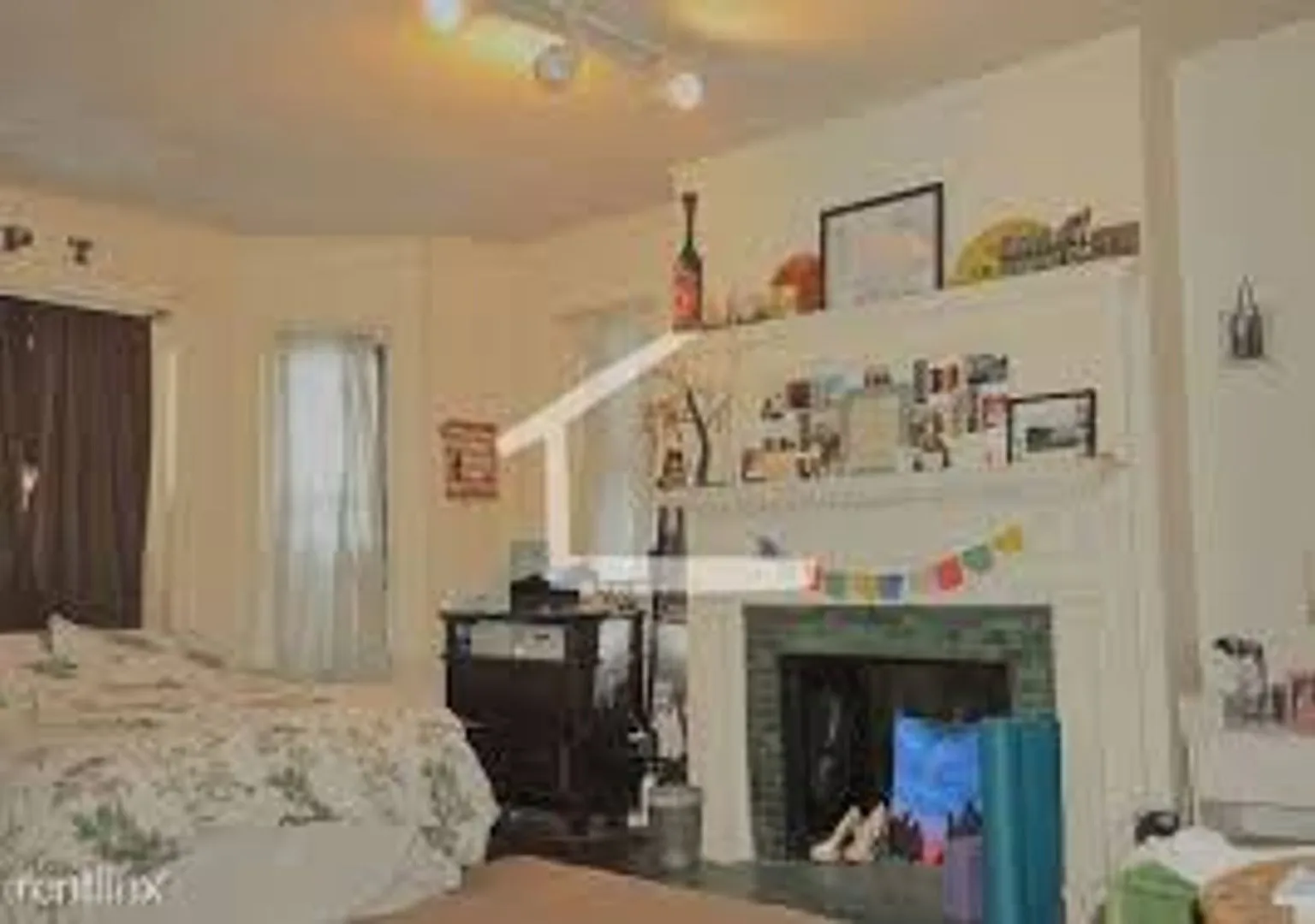 No Brokers Fee, No Security Deposit, In-Unit Washer and Dryer, Heat and Hot Water Included, Centr... — Photo 3