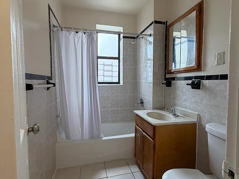 8915 144th St #1H — Photo 4