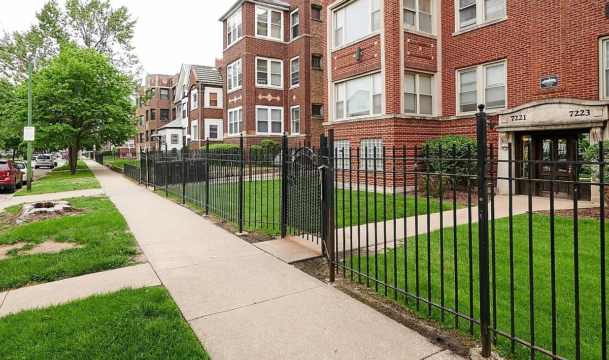 Building Photo - 7223 S Euclid Ave #1C