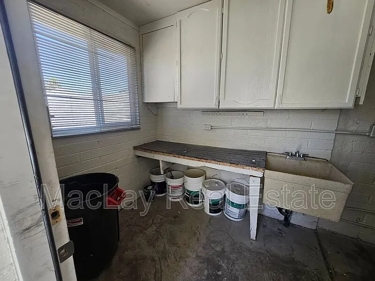 524 W 3rd Pl — Photo 22