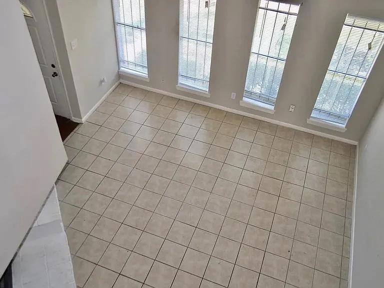 12402 Riva Ridge Ln — Photo 10
