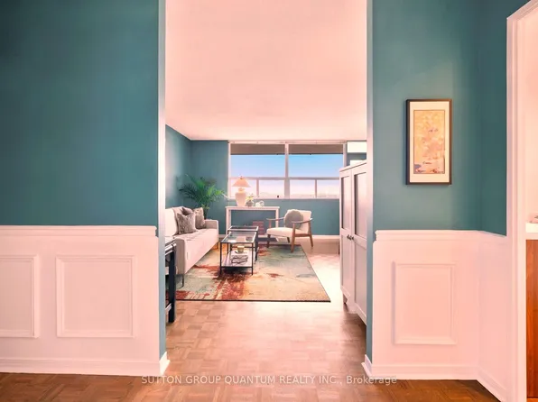 2550 Pharmacy Ave #1501, Toronto, ON M1W 1H9