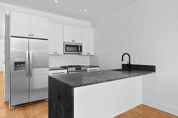 Rented by Owner | media 9