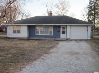 911 E Pine St, Mason City, IL