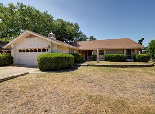 429 Coventry Rd, Spicewood, TX 78669