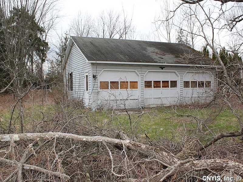 2nd image of 5923 W Lake Rd