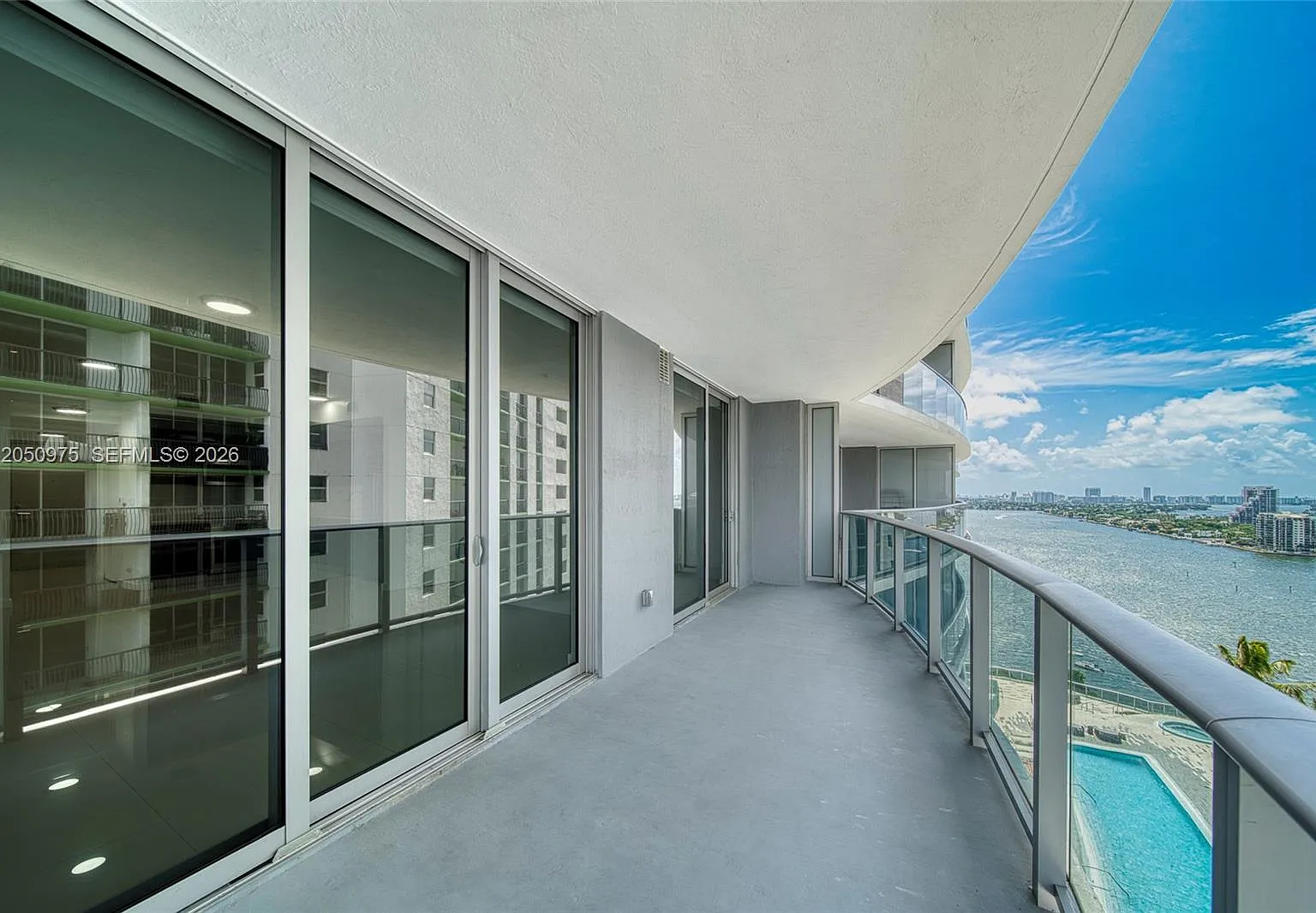 Aria On The Bay Condo — Photo 3