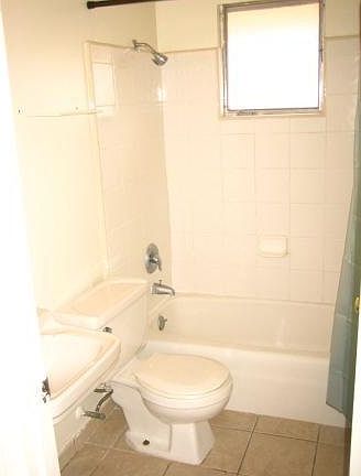 5th image of 467 Leigh Ave APT 5