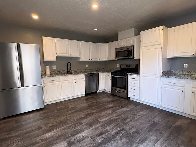 1209 Vienna Ct — Photo 5