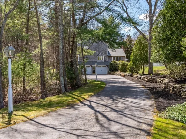 50 Fairway Dr, Halifax, MA 02338