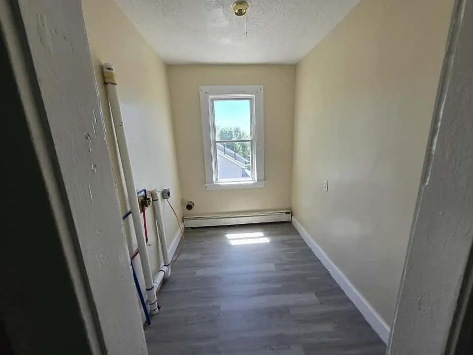 3 bed, 1120 sqft, $1,800 — Photo 4