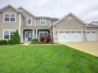 2106 Savanna Dr, Champaign, IL 61822