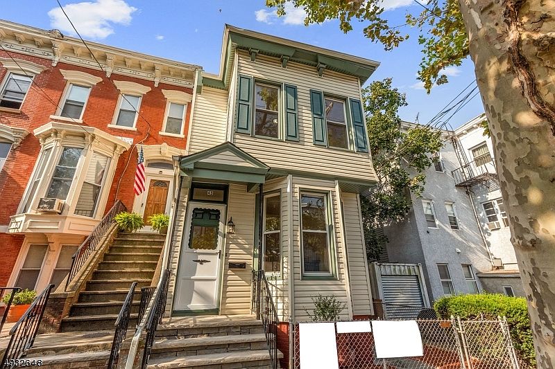 1st image of 43 Magnolia Ave
