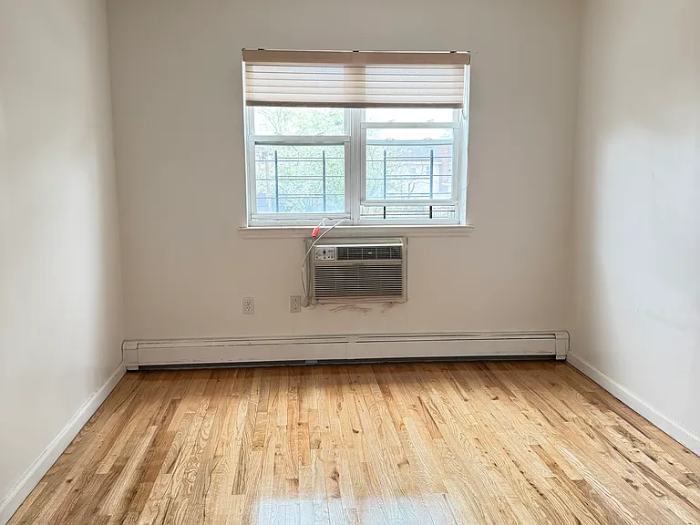 3186 Baisley Ave #1 — Photo 8