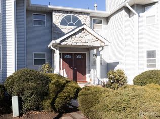 120 Exeter Ct, Piscataway, NJ 08854