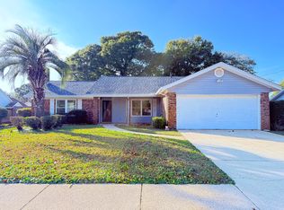 301 Dawn Ln, Mary Esther, FL 32569