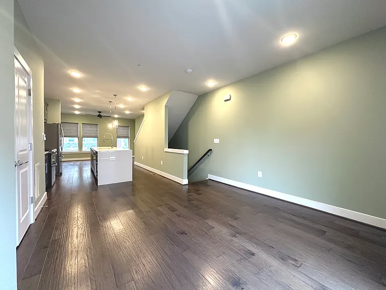 1009 Rockwell Ave — Photo 14