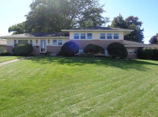 100 W McConaughy Ave, Rochelle, IL 61068