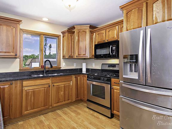 3rd image of 12614 Grandview Dr