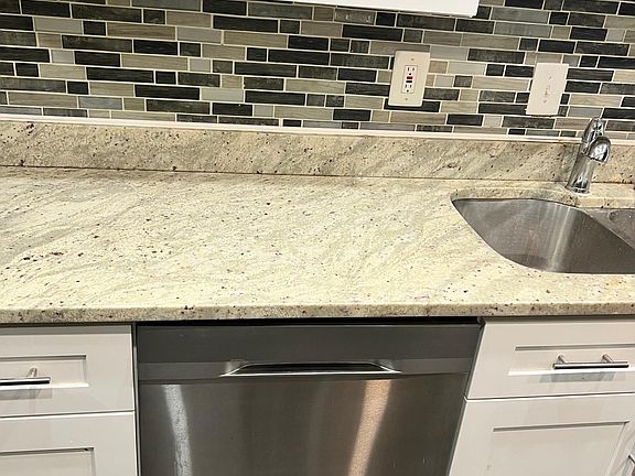 Brand new dishwasher, double sink. Soft-close cabinets & drawers