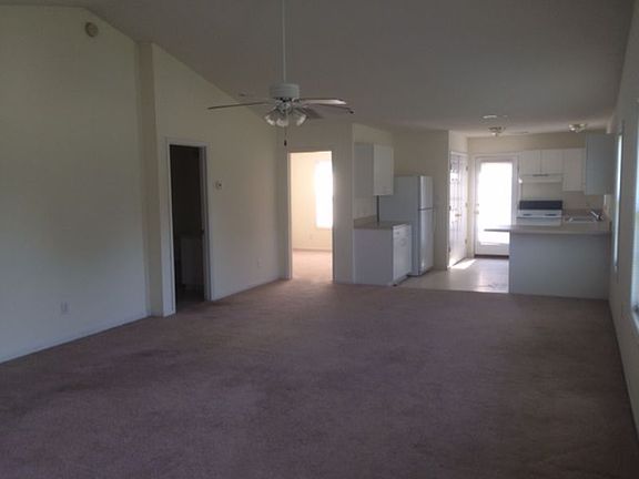 4th image of 2531-B East St