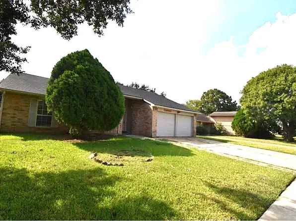 8006 Marisol Dr, Houston, TX 77083
