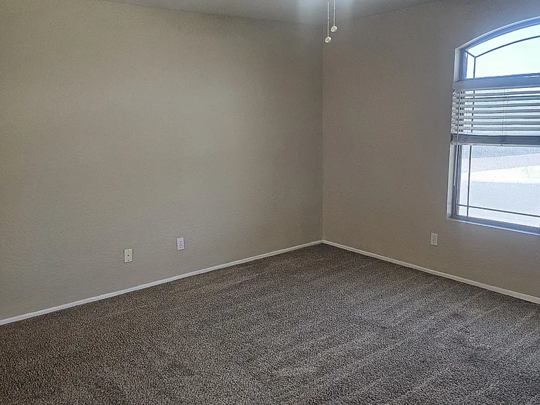 586 W Cobblestone Ct — Photo 11