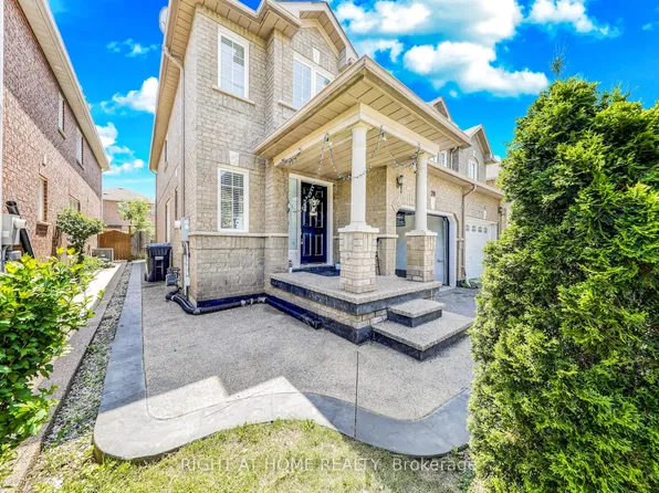 28 Cedarvalley Blvd, Brampton, ON L7A 2C2
