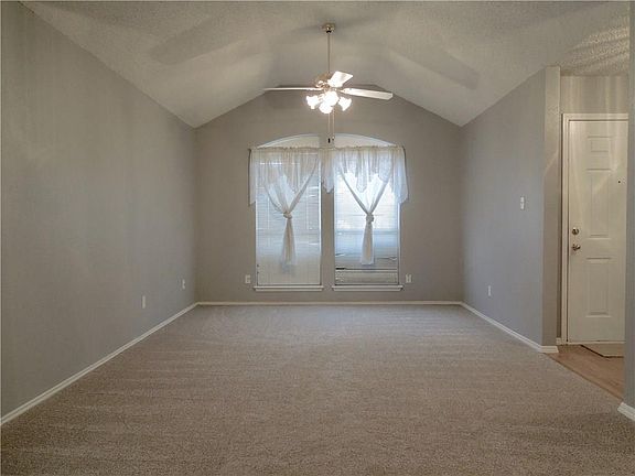 3rd image of 5005 Eastcreek Dr
