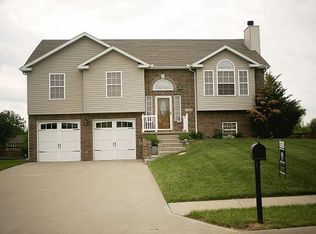 1914 Country Ridge Dr, Warrensburg, MO 64093