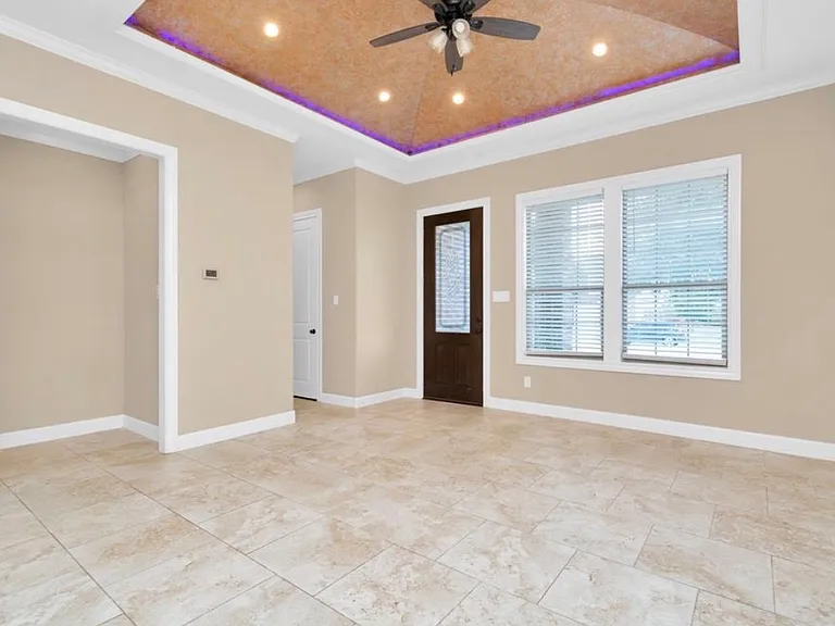 923 Doubletree Glen Dr — Photo 5