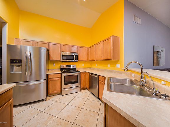 4093lushfield_mls9