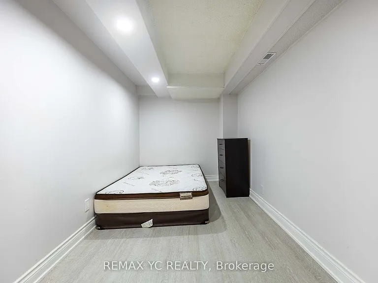 34 Tulane Cres #BASEMENT — Photo 19